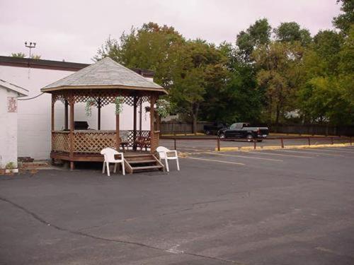 Chipican Motel ซาร์เนีย ภายนอก รูปภาพ