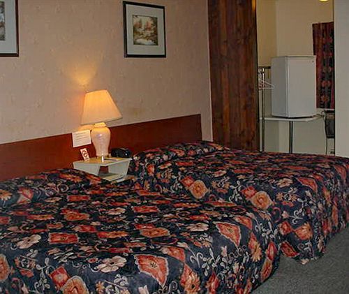 Chipican Motel ซาร์เนีย ภายนอก รูปภาพ
